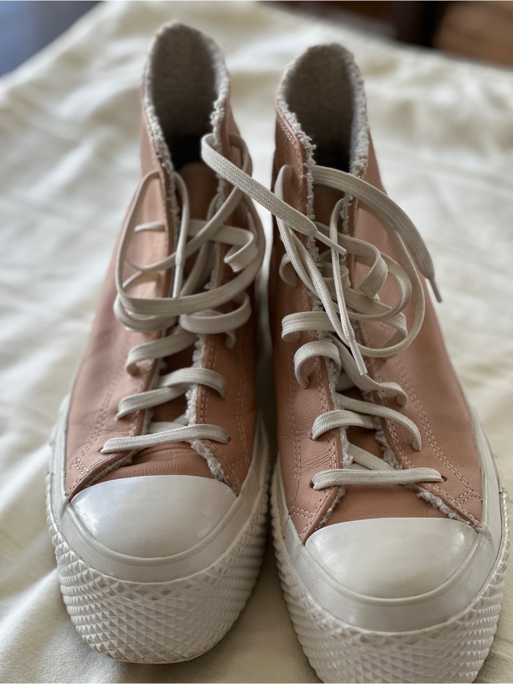 Converse CHUCK TAYLOR All Star LIFT High-Top Sneakers in Blush Pink and White